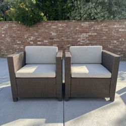 Outdoor patio chairs