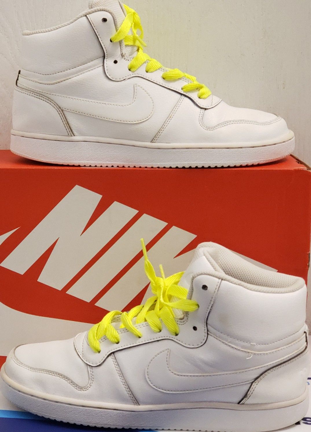 Like New Nike Ebernon Mid Men's Size