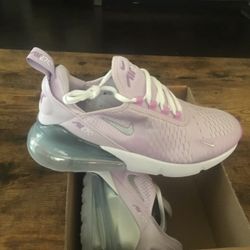 Kid’s Nike Air Max 270 size 6Y/7.5W