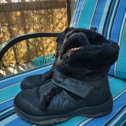 Women's Baffin Janus Size 8 Snow Boots