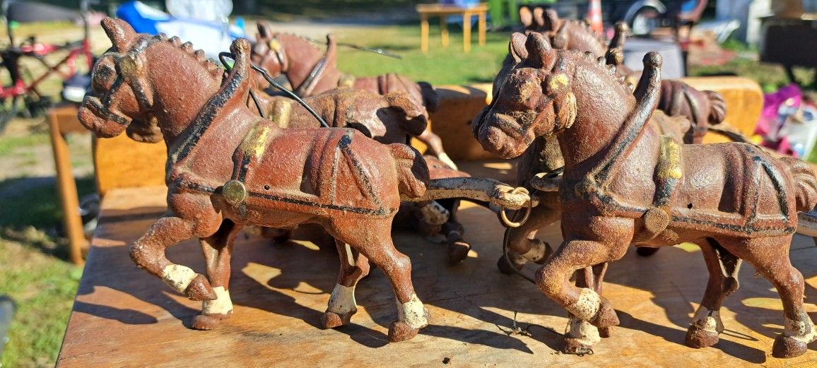 Cast Iron Horse & Wagon