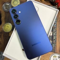 Samsung Galaxy s25 128GB blue unlocked