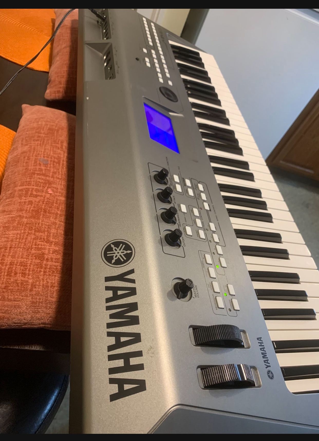 YAMAHA MM6 WORKSTATION SYNTHESIZER FULLY SERVICED