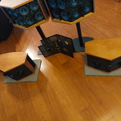 Bose 901 Series 5  4 Speakers 2 Stands