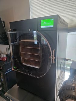 Harvest Right Freeze Dryer 4 tray Medium