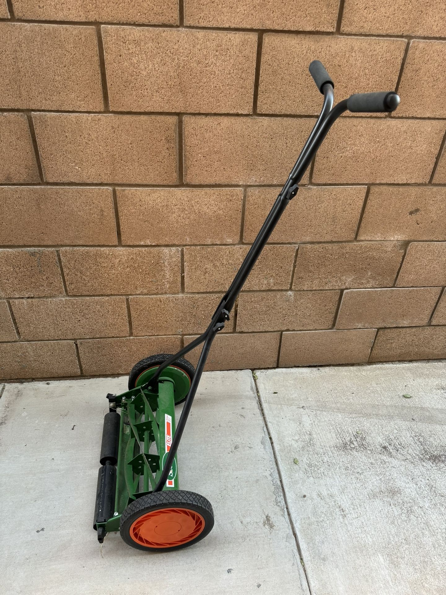 Manual Lawn Mower