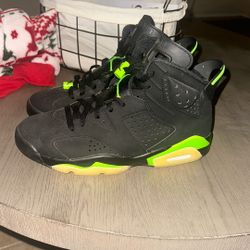 Size 9.5 Men’s Air Jordan 6 Electric Green