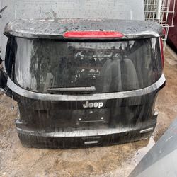 2018 Jeep Renegade Tailgate 