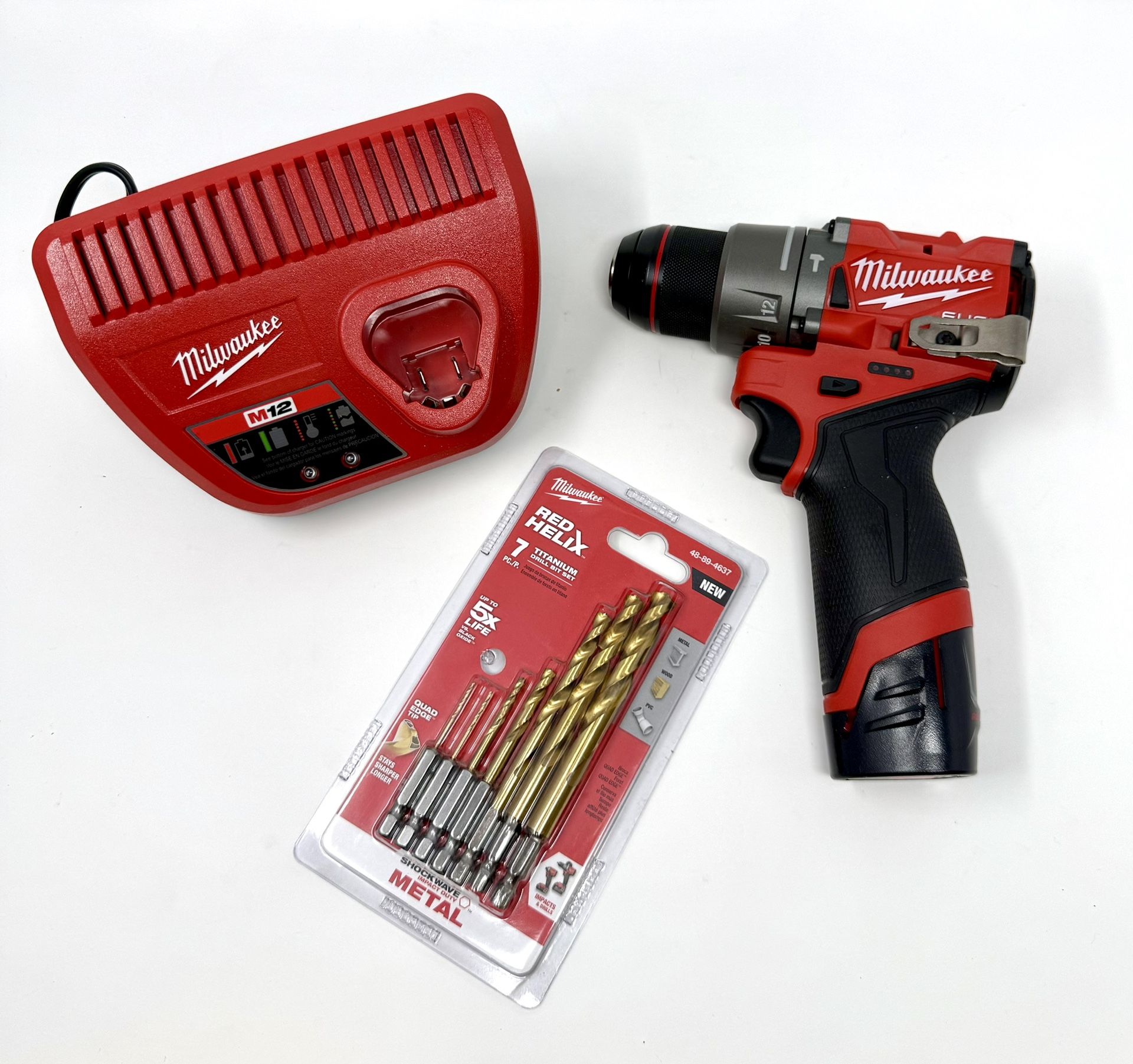 Milwauke M12 FUEL Hammer Drill w Battery, Charger +Drill Bits