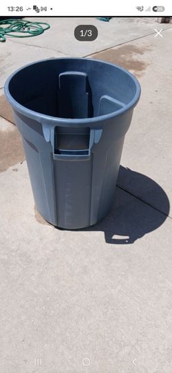 32 gal Rubbermaid Brute Round Container