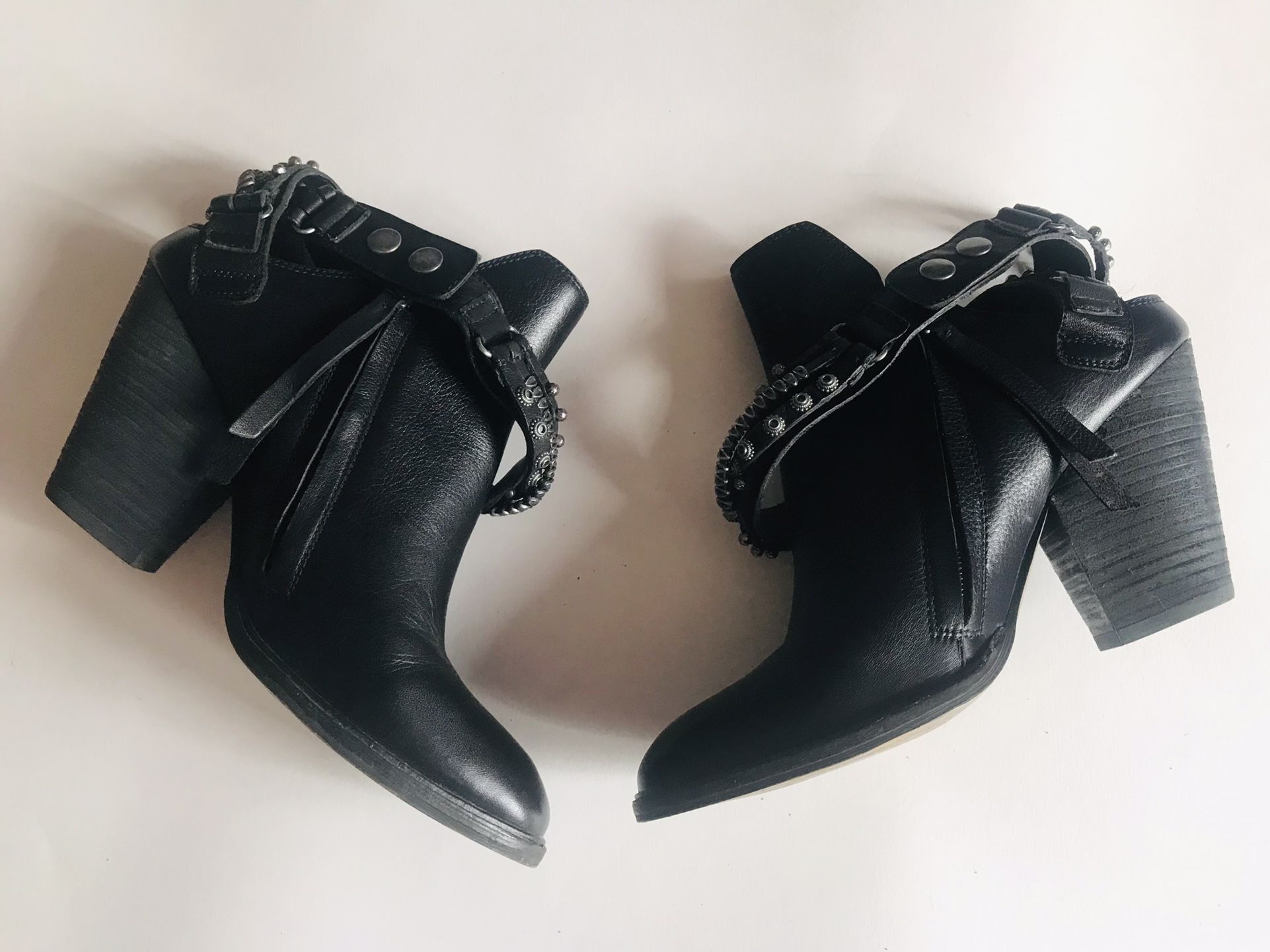 Woman’s Boots/Booties