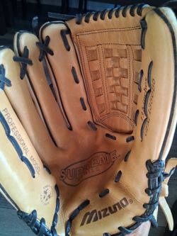Mizuno supreme series 13.5 gpm 1350b5 (make an offer)