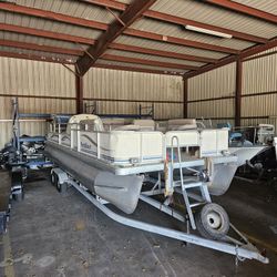 2004 Parti kraft 24 Foot Pontoon Boat 