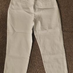 Like New Women’s Size 14 Regular White Ankle Pants