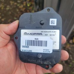 2014-2015-2016 JEEP GRAND CHEROKEE XENON HEADLIGHT MODULE COMPUTER NON ASF S