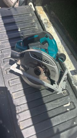 18V LXT Lithium-Ion Brushless Cordless 6-1/2 in. Circular Saw with Electric Brake and 24T Carbide Blade (Tool-Only)