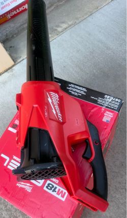 Milwaukee M18 FUEL Cordless Leaf Blower