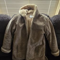 WINTER COAT/ LIKE NEW 