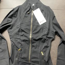 black lululemon define jacket & shorts 