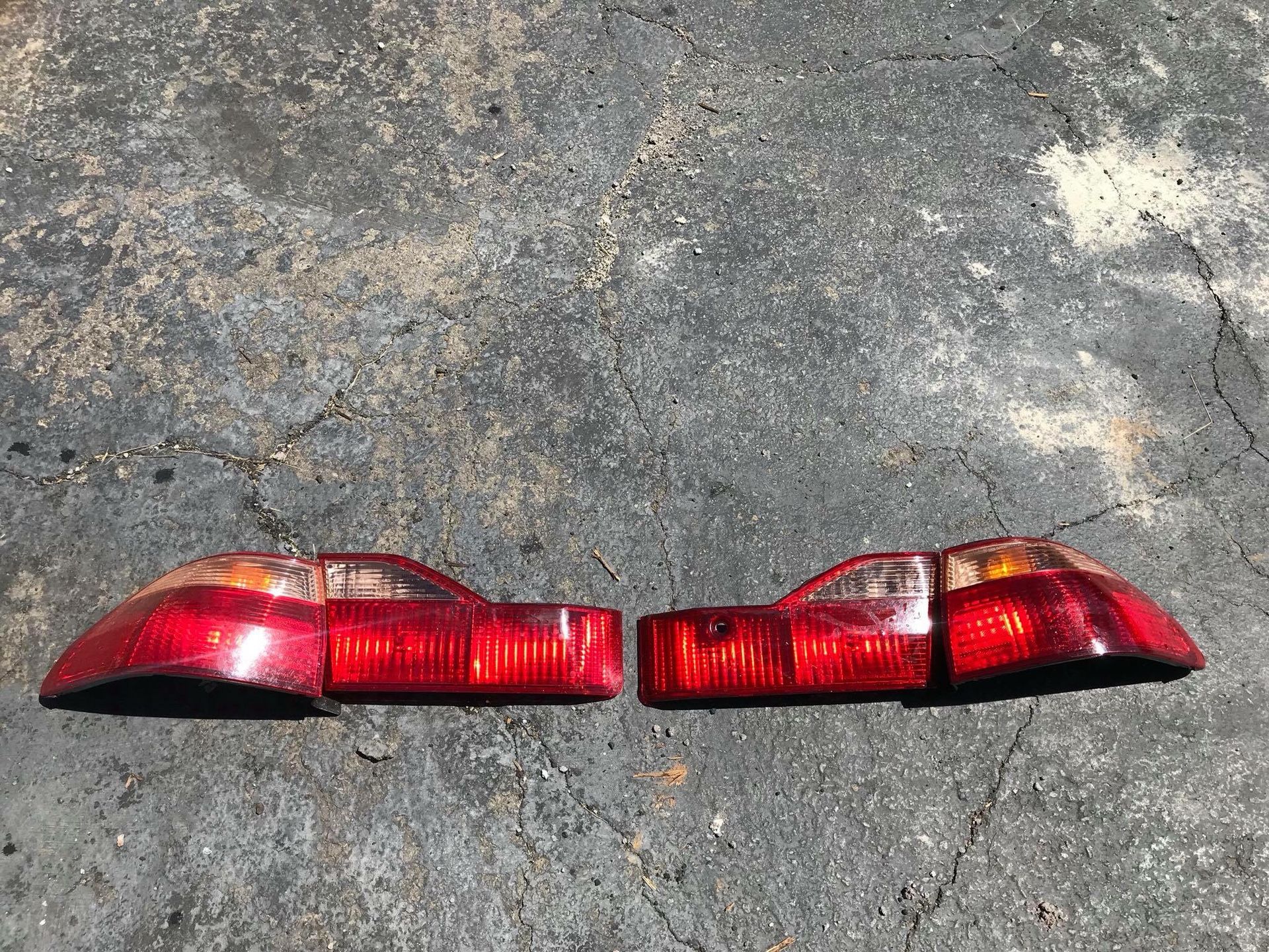 Honda Accord OEM Tail Lights 1998-2002.