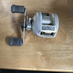 Shimano Bait Casting Reel