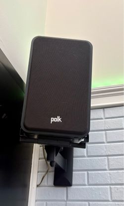 4 Polk S15 signature Bookshelf’s speakers  with wall mounted .