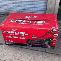 Milwaukee M18 FUEL Brushless Cordless 21 in. Walk Behind Dual Battery Self-Propelled Mower (Tool-Only)