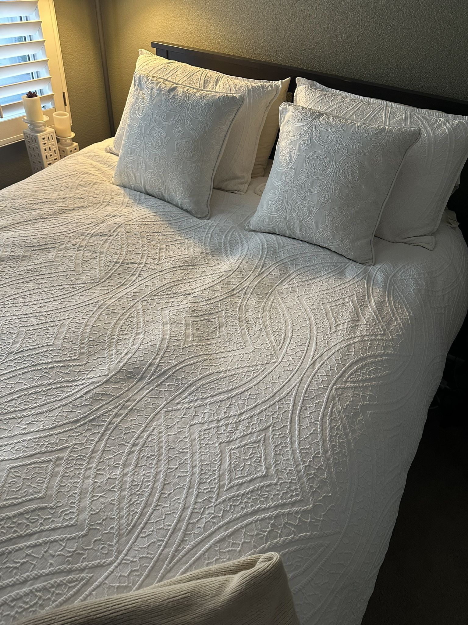 Queen Bed Frame With Mattress