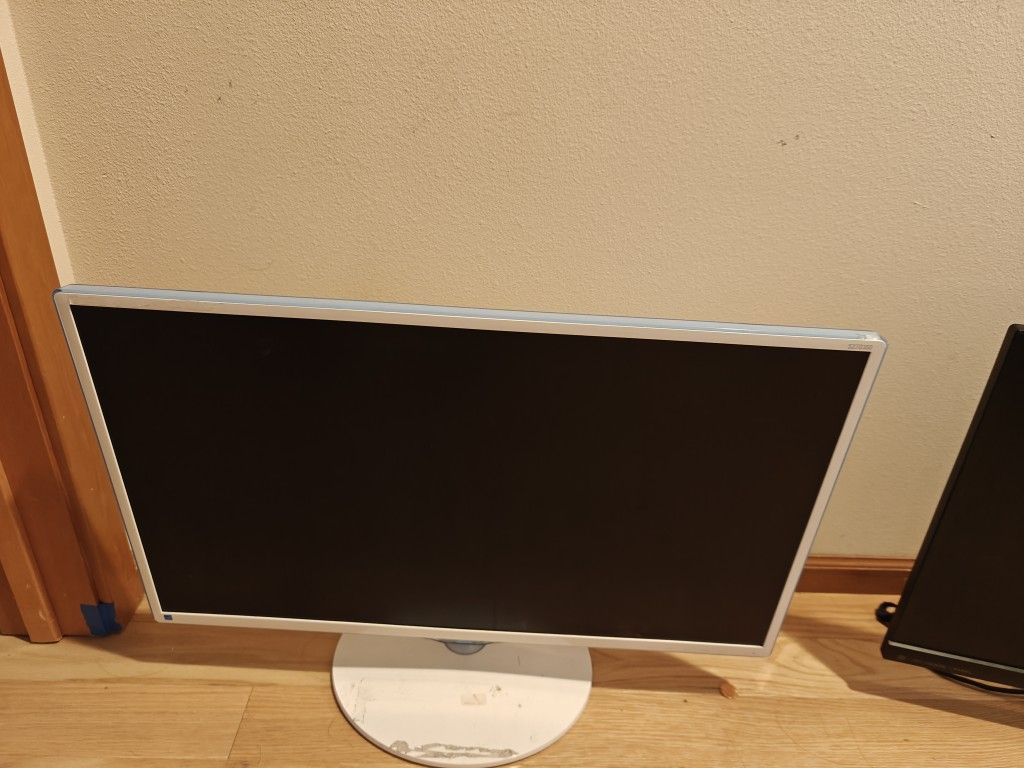 Custom Computer W/27 Inch Monitor 