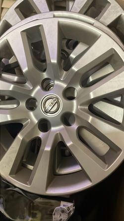 Nissans hub caps