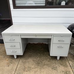 Free office desk