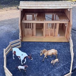 Kids Horse Barn With Corral And Horses! 