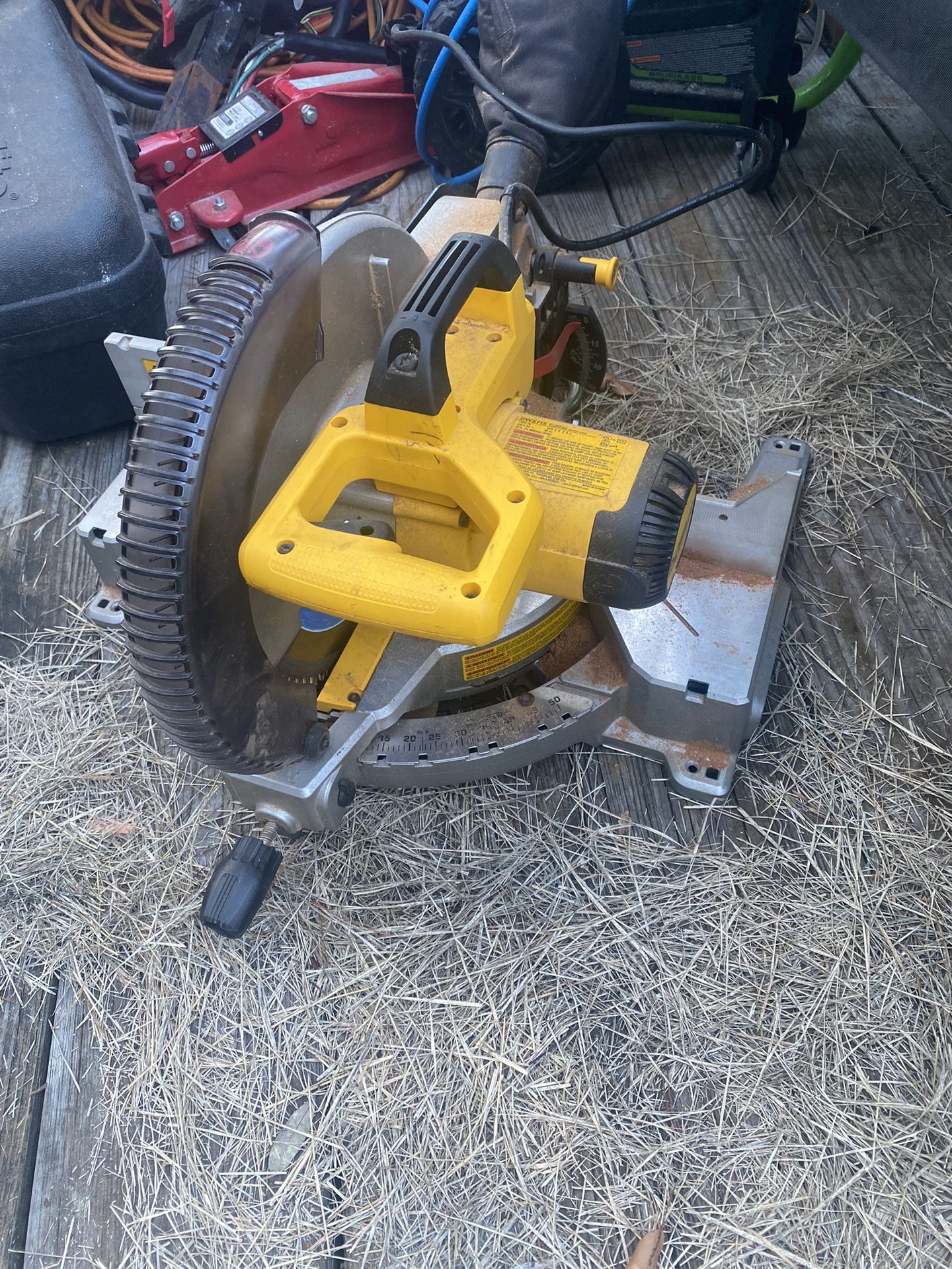 Dewalt 12” Saw. Model DWS715