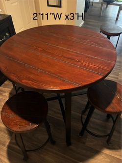 Counter-Height Dinning Tavle + 4 Stools