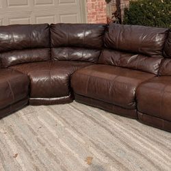 Large Leather Recliner, DELIVERY AVAILABLE!!