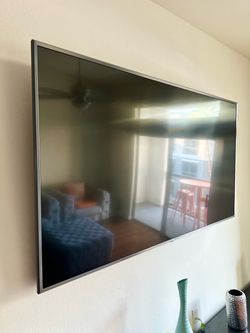 Large Flat Screen TV Wall Mounted