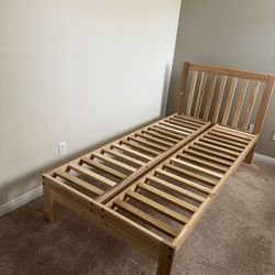 Solid Wood Platform Bed  Twin XL – Like New – No Box Spring – Mattress included Optional