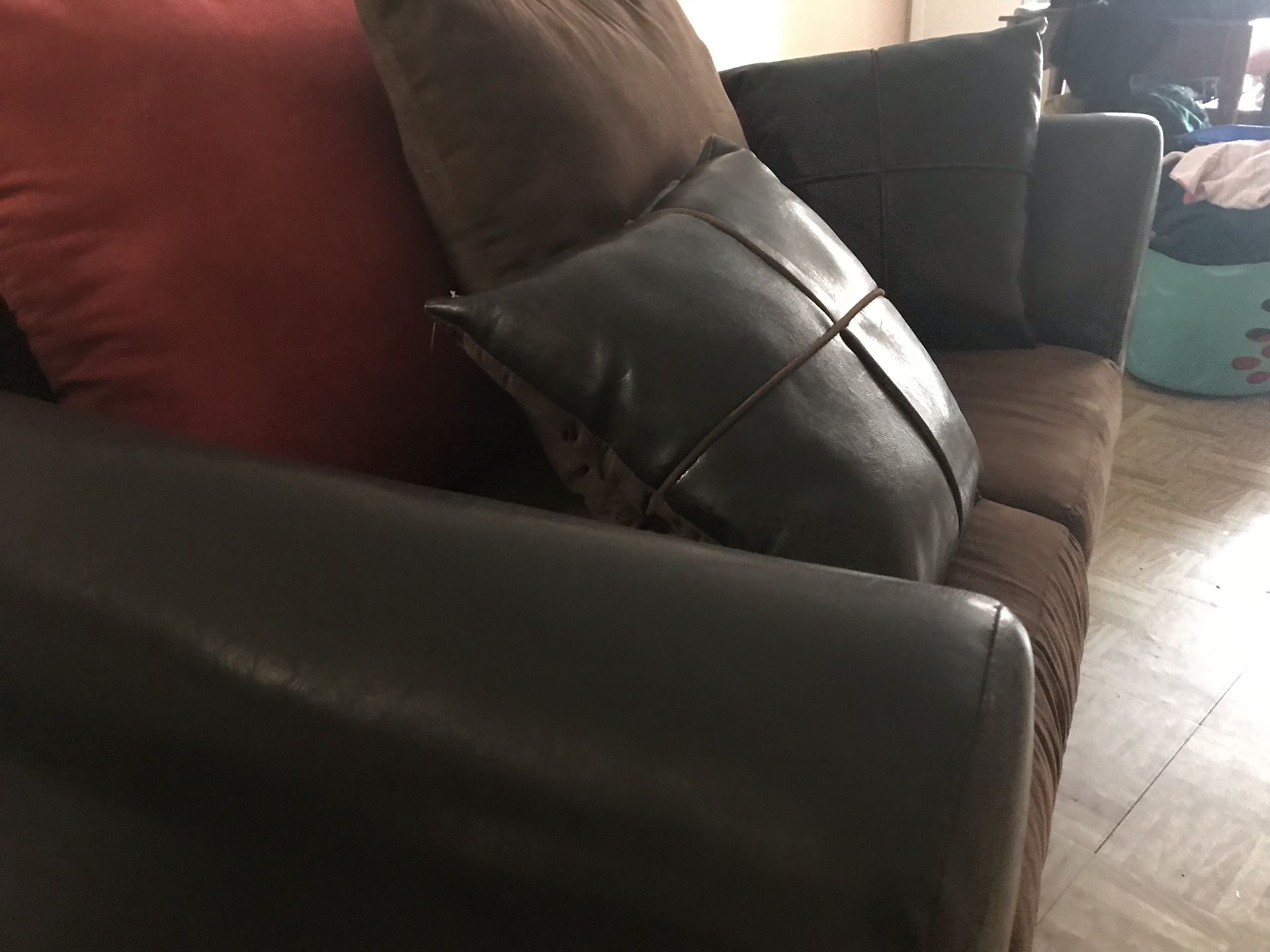 Nice comfortable couch .!!!!