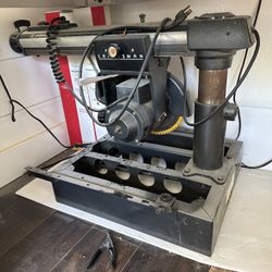 Craftsman Accra-Arm 10 Inch Radial Saw. Model number 113.29441.