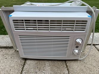 Air conditioner 5050 BTU
