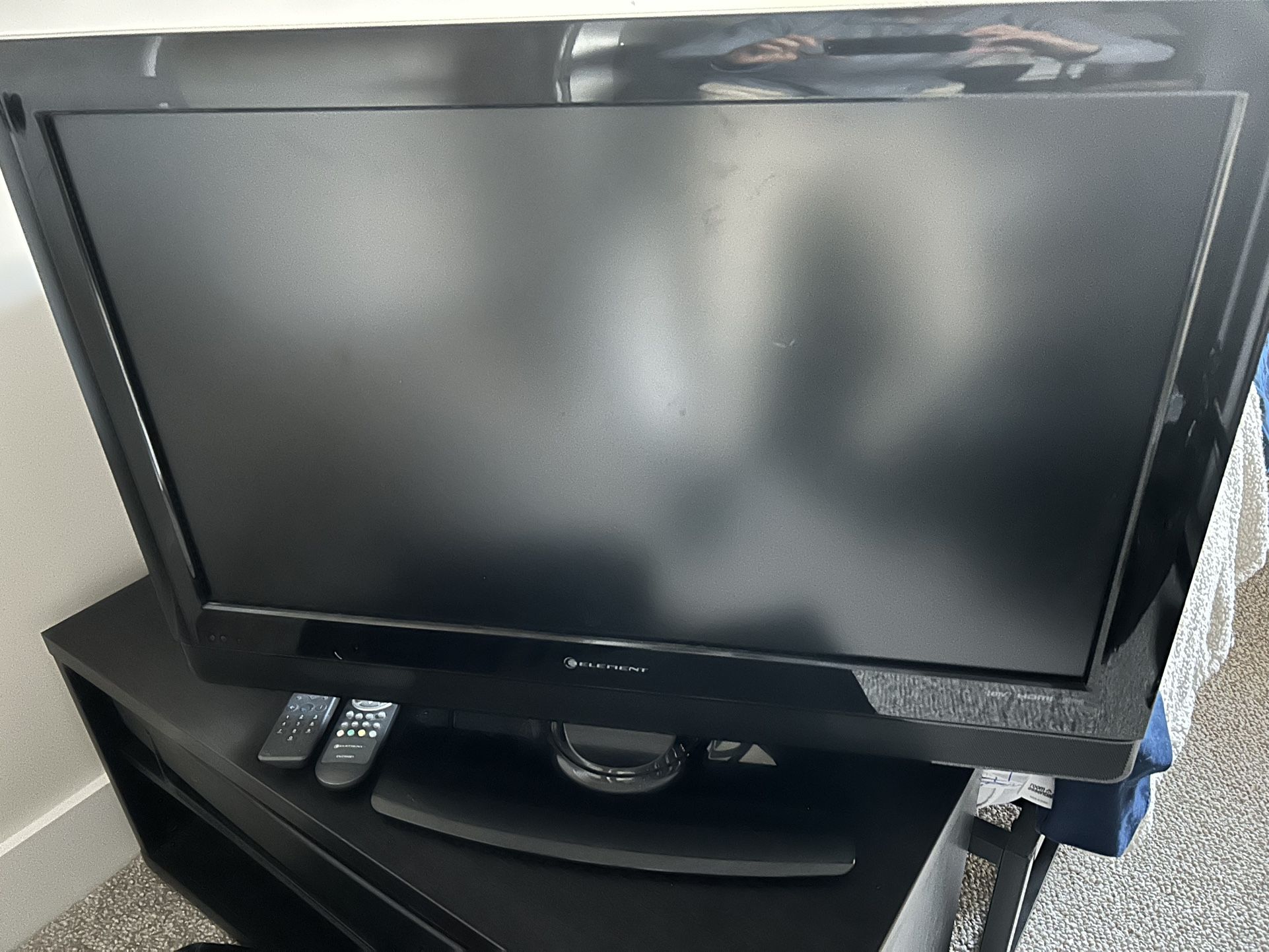 32” LCD TV