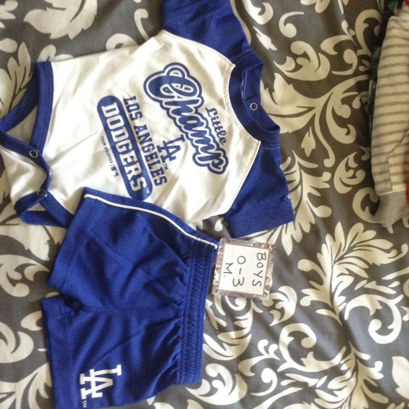 Newborn LA Dodgers outfit for Sale in Los Angeles, CA - OfferUp