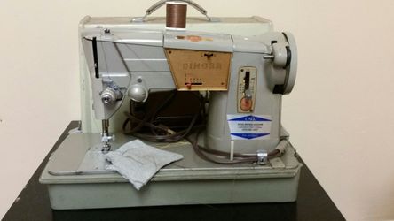 Sewing machine singer looks good singer