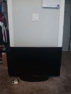 40" SAMSUNG FLATSCREEN TV