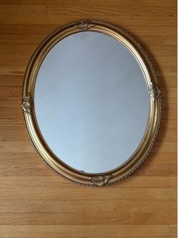 Vintage Oval Gold Wall Mirror – Elegant Traditional Style