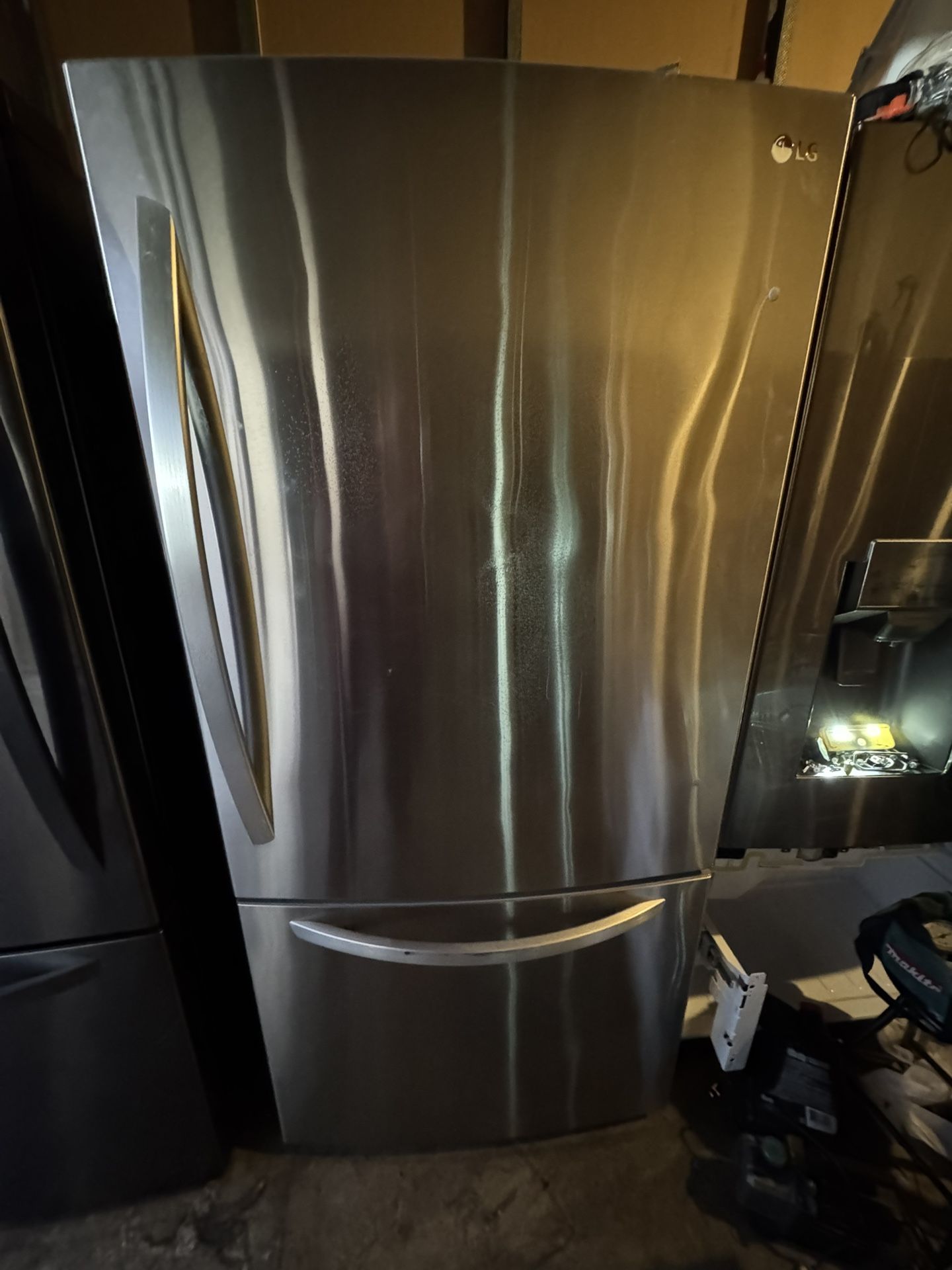 LG Bottom Freezer Stainless Steel Refrigerator 33 Inch Wide