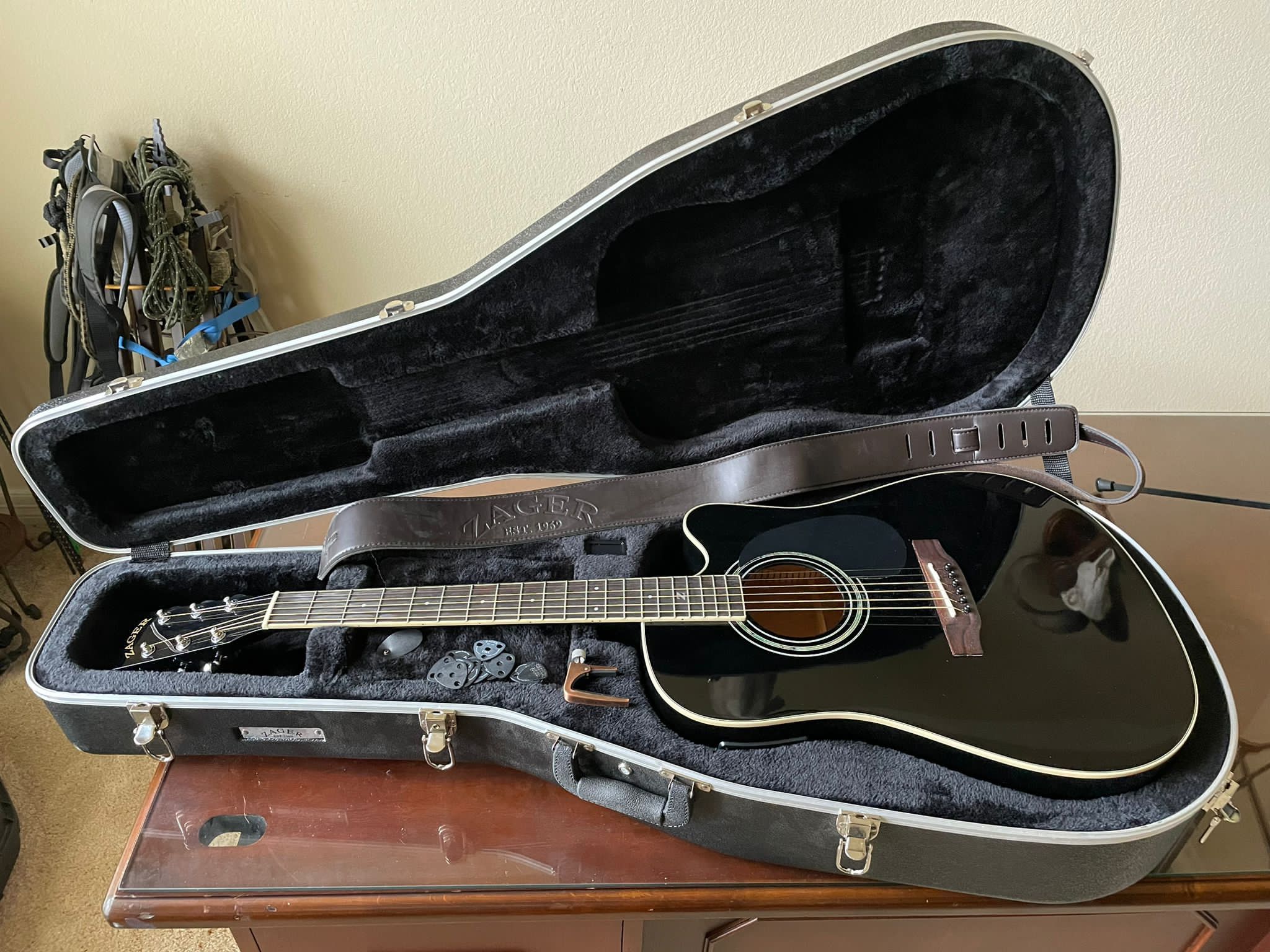 Zager Guitar (Black)