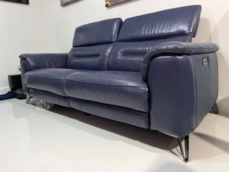 Sofá reclinable . Color Azul