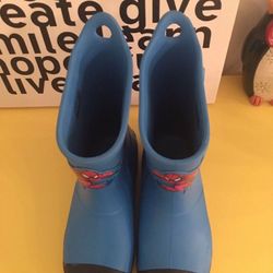 CROCS - Kids Spiderman rain boots. All weather boots. Size: J1. 