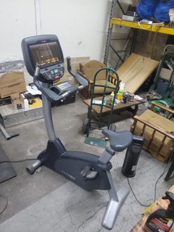 Cybex 625C Upright Bike w/E3 Console LOCAL DELIVERY AVAILABLE 